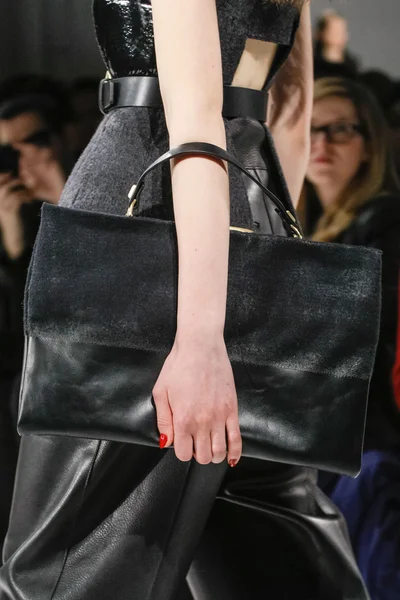 Look 28